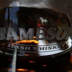 Vaso de whisky Jameson