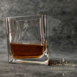 Vaso de whisky mareado Johnnie Walker