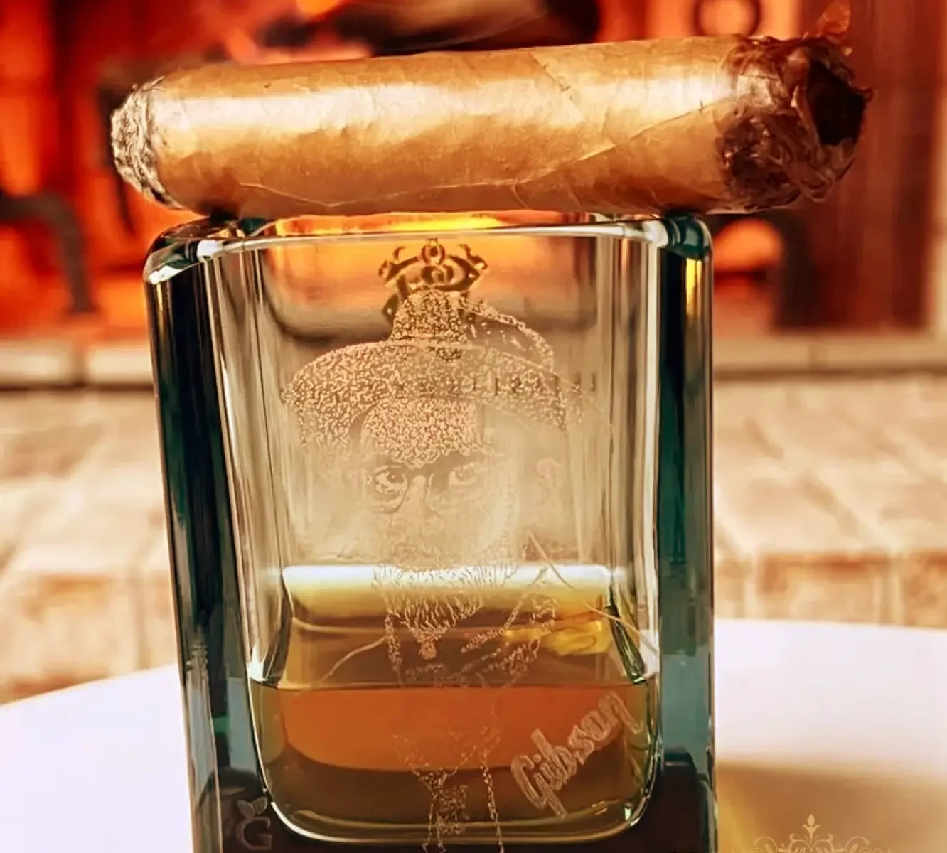 Vaso Blue Extreme creado por Lanchi y personalizado por Eli Moreno de Green Glass para el CEO de Gibson Guitars César Gueikian