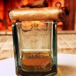 Vaso Blue Extreme creado por Lanchi y personalizado por Eli Moreno de Green Glass para el CEO de Gibson Guitars César Gueikian