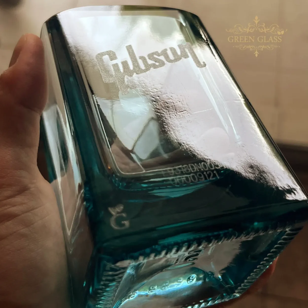 Vaso creado para la empresa Gibson Guitars de una botella Johnnie Walker Blue label